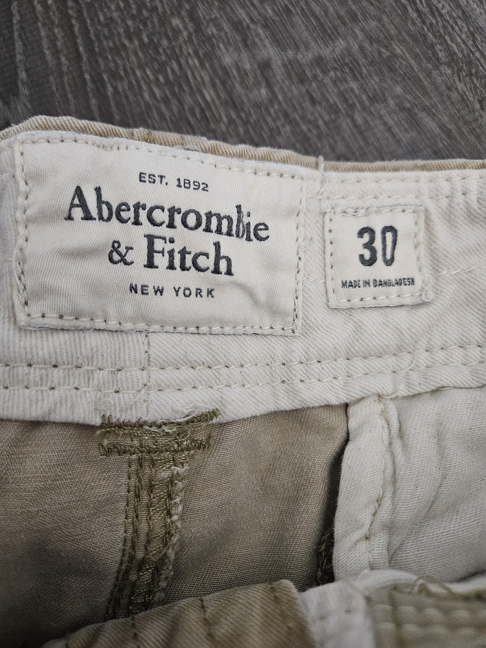 Y2K Vintage Skater Grunge Abercrombie & Fitch Khaki Beige Cargo Shorts - Size 30
